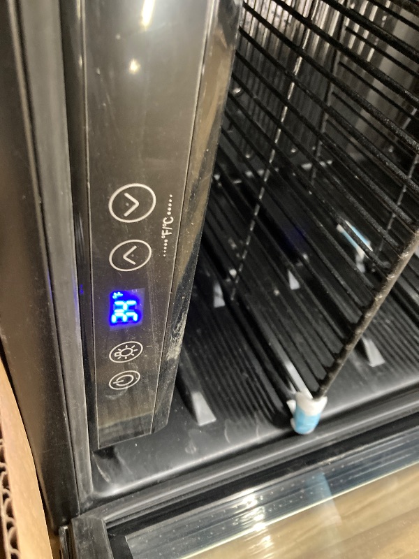 Photo 1 of ***** THE PRODUCT IS USED, IT IS MISSING PARTS, IT IS A LITTLE SCRATCHED ON THE TOP AND BOTTOM, THE DOOR IS DETACHED FROM THE SCREW, IT WAS CONNECTED AND WORKED, BUT IT IS NOT KNOWN IF IT IS 100% FUNCTIONAL, WHICH IS WHEN IT HAS TO BE GIVEN TIME TO COO