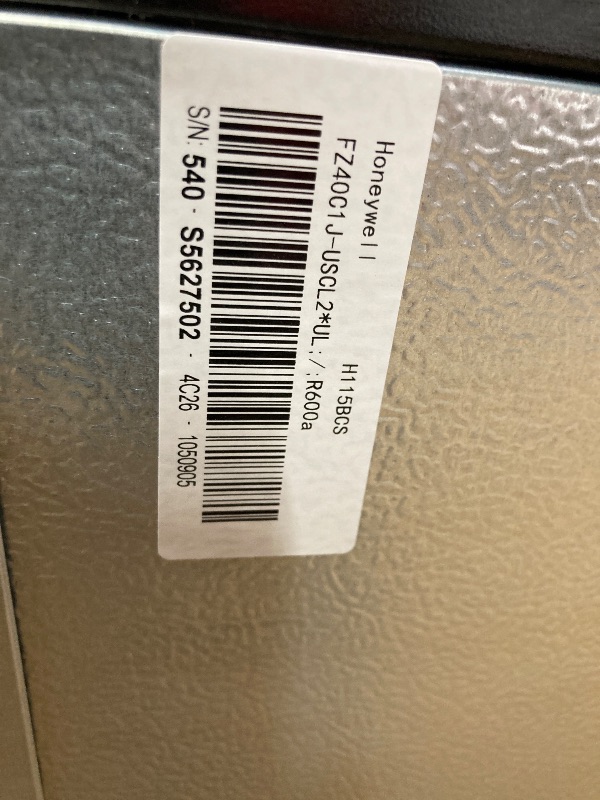 Photo 1 of ***** THE PRODUCT IS USED, IT IS MISSING PARTS, IT IS A LITTLE SCRATCHED ON THE TOP AND BOTTOM, THE DOOR IS DETACHED FROM THE SCREW, IT WAS CONNECTED AND WORKED, BUT IT IS NOT KNOWN IF IT IS 100% FUNCTIONAL, WHICH IS WHEN IT HAS TO BE GIVEN TIME TO COO