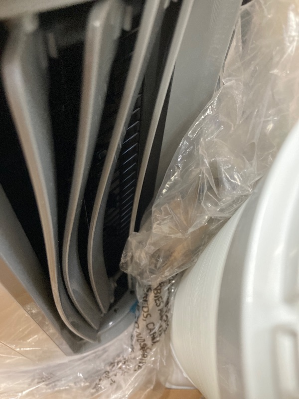 Photo 1 of ******The product is used, it has a dent on the front part of the window and a dent on one side, but it works very well.*****BLACK+DECKER Smart Portable Air Conditioner, 14,000 BTU (10,200 BTU SACC) for Rooms up to 700 Sq. Ft., Smart Portable AC with Foll