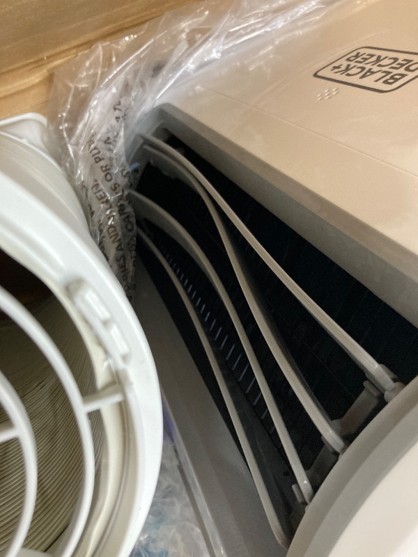 Photo 1 of ******The product is used, it has a dent on the front part of the window and a dent on one side, but it works very well.*****BLACK+DECKER Smart Portable Air Conditioner, 14,000 BTU (10,200 BTU SACC) for Rooms up to 700 Sq. Ft., Smart Portable AC with Foll