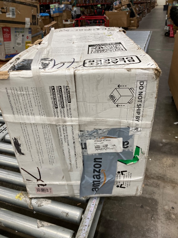 Photo 1 of ******The product is used, it has a dent on the front part of the window and a dent on one side, but it works very well.*****BLACK+DECKER Smart Portable Air Conditioner, 14,000 BTU (10,200 BTU SACC) for Rooms up to 700 Sq. Ft., Smart Portable AC with Foll