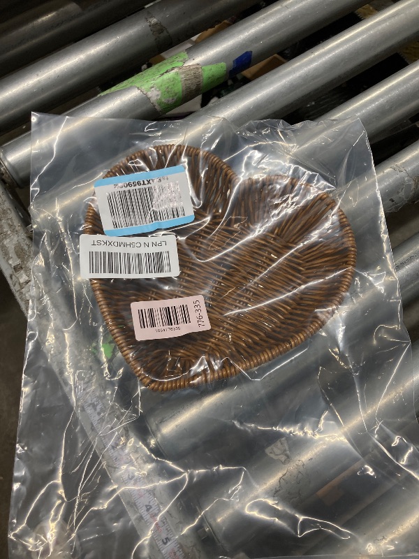 Photo 1 of 1PCS Heart Shaped Rattan Basket,Heart-Shaped Woven Storage Basket Simulation Rattan Basket Serving Display Basket Multi-Purpose Fruit Basket
