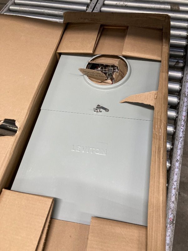 Photo 1 of ****esta usado pero se ve en buena condicion****Leviton 200A Outdoor Meter Main Combo, 8 Spaces, Ringless with Lever Bypass, 5th Jaw Installed, LS820-B5D