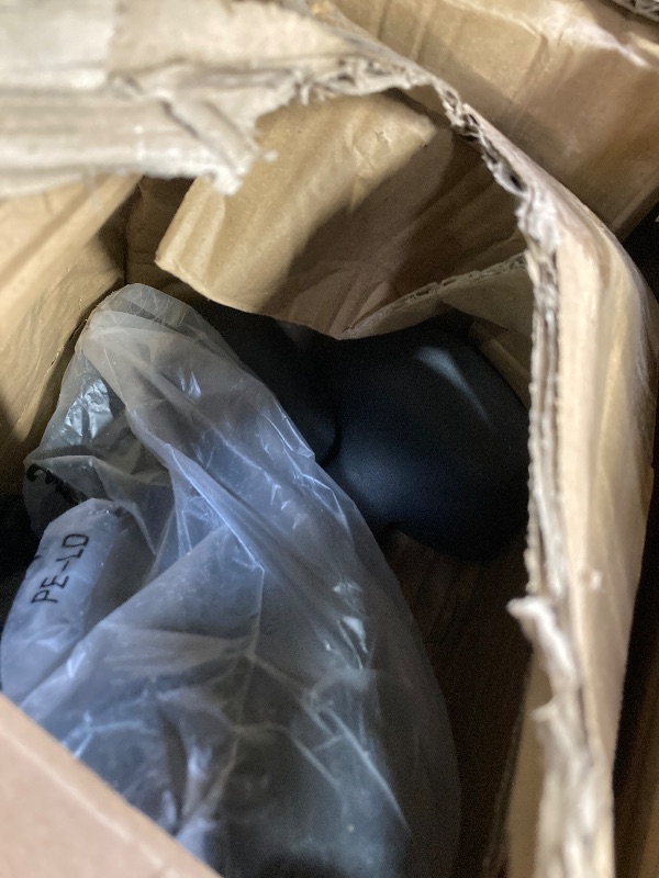 Photo 1 of ***I DON'T KNOW IF THERE ARE MISSING PARTS*** Amazon Basics Neoprene Coated Hexagon Workout Dumbbell Hand Weight