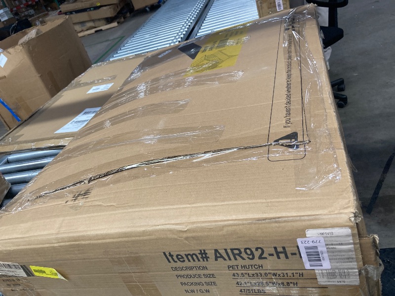 Photo 1 of ******I DON'T KNOW IF THERE ARE MISSING PIECES*** Insulated Outdoor Cat House for Winter Feral Cat Shelter Weatherproof with Soft Liner Included, Large Opening Roof Escape Door

