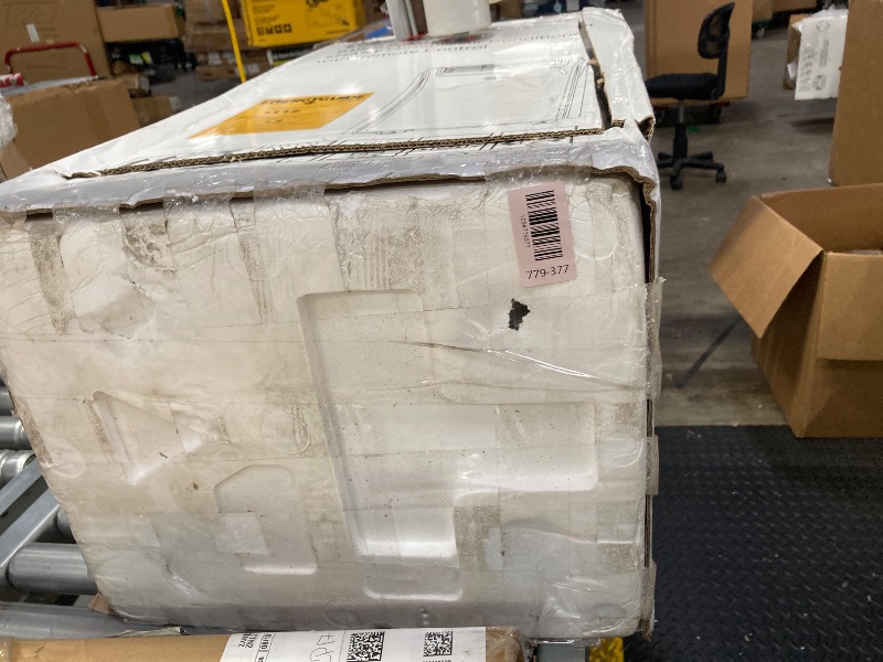 Photo 1 of ****It started and turned off, I don't know if it works******BLACK+DECKER Portable Air Conditioner, 12,000 BTU (8,000 BTU SACC) for Rooms up to 550 Sq. Ft., Portable AC with Follow Me Remote Control and Window Kit, BPACT12WT, White
