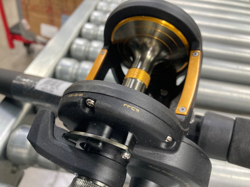 Photo 1 of ***(DAMAGE BROKEN TIP- SELLING AS PARTS ONLY)***
PENN 7' Squall II Lever Drag Fishing Rod & Size 40 Reel Combo, Medium Power, Fast Action, Right Handle Position, Full Graphite Body and Sideplate Construction ***(NOT IN BOX)***