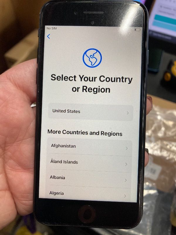 Photo 1 of **BATTERY DOES NOT FULL CHARGE**Apple iPhone SE 3rd Gen, 64GB, Midnight - T-Mobile (Renewed)