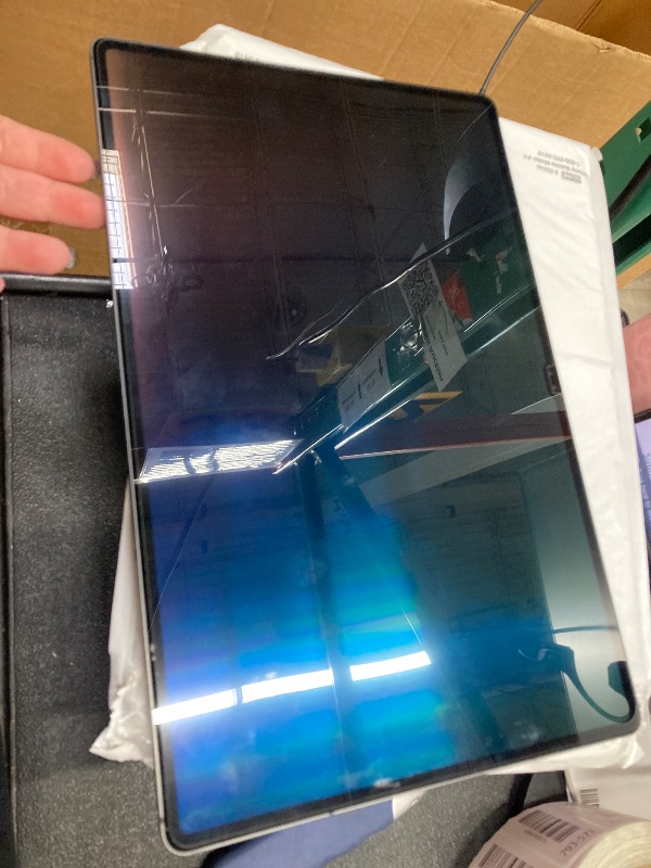Photo 1 of PARTS ONLY, DOES NOT TURN ON Samsung Galaxy Tab S8 Ultra (Wifi) SM-X900 WIFI 256GB Graphite (Renewed) PARTS ONLY, DOES NOT TURN ON