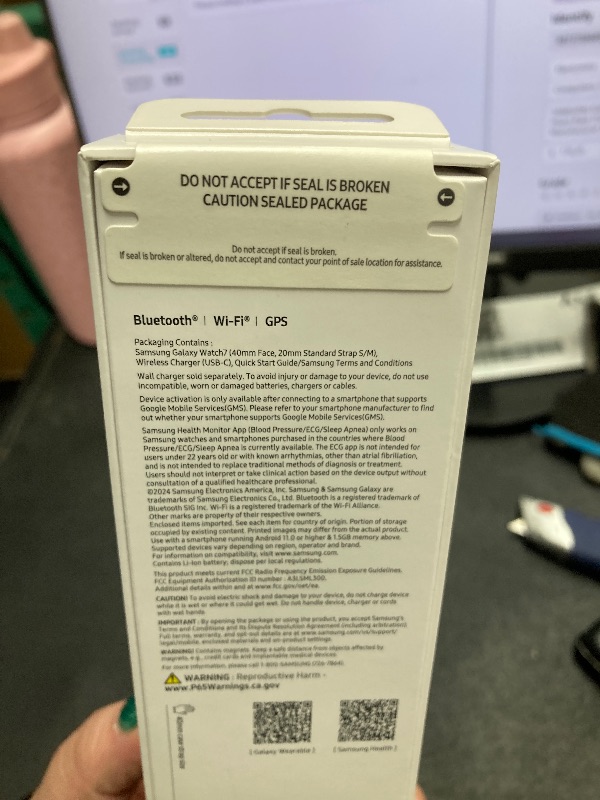Photo 1 of  FACTORY SEALED ------------ SAMSUNG Galaxy Watch 7 40mm Bluetooth AI Smartwatch w/Energy Score, Wellness Tips, Heart Rate Tracking, Sleep Monitor, Fitness Tracker, 2024, Cream [US Version, 1Yr Manufacturer Warranty]