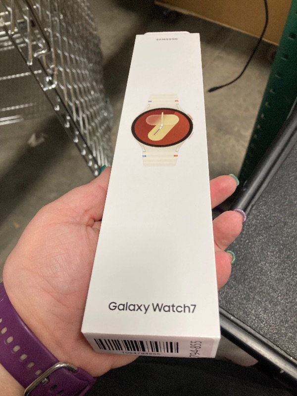 Photo 1 of  FACTORY SEALED ------------ SAMSUNG Galaxy Watch 7 40mm Bluetooth AI Smartwatch w/Energy Score, Wellness Tips, Heart Rate Tracking, Sleep Monitor, Fitness Tracker, 2024, Cream [US Version, 1Yr Manufacturer Warranty]
