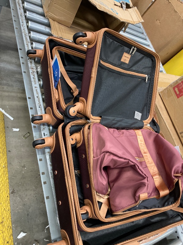 Photo 1 of  IT DOESN'T HAVE THE BIG FIN NOR THE HEAVY MAKEUP     Travelhouse 4 Piece Hardshell Luggage Set Hardside Lightweight Suitcase with TSA Lock Spinner Wheels.(Wine Red)
