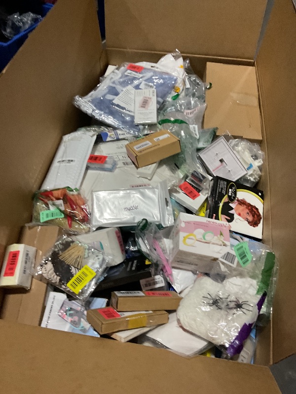 Photo 1 of 





Nellis Variety Box: Medium | See Notes for Details





