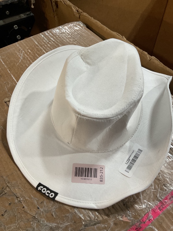 Photo 1 of ***(HEAVILY USED/ MINOR DAMAGE)***FOCO Women's Chicago Bears NFL Team Rhinestone Logo White Cowboy Hat