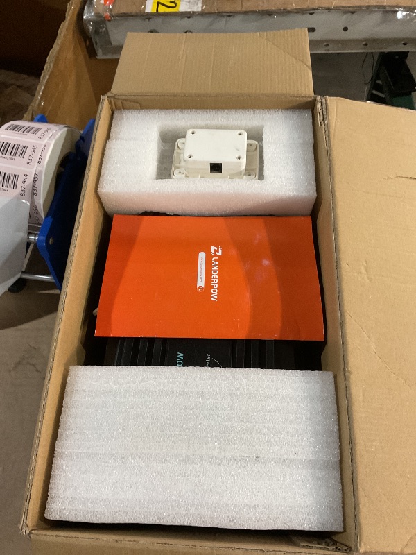 Photo 1 of ***(PARTS ONLY/ NON FUNCTIONAL)***LANDERPOW 3000 Watt Pure Sine Wave Inverter 12V DC to 120V AC for RV, Truck, Solar, Home, Off-Grid, Power Inverter with 3 AC Outlet, 30W USB-C, 5V 3.1A USB, Hardwire Port, Remote Control, Surge 6000W