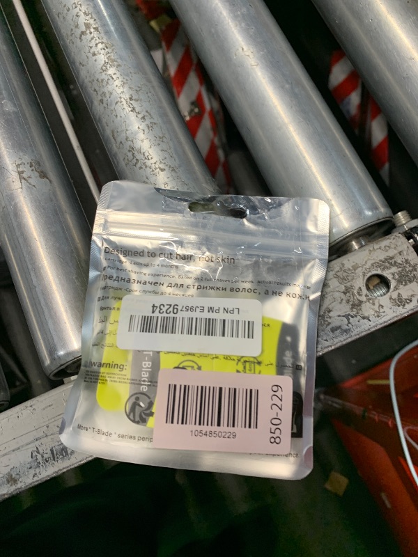 Photo 1 of ***missing one blade****KIONCARE 4-Pack Replacement Head Compatible with oneblade QP series 25/26/45/65, Black