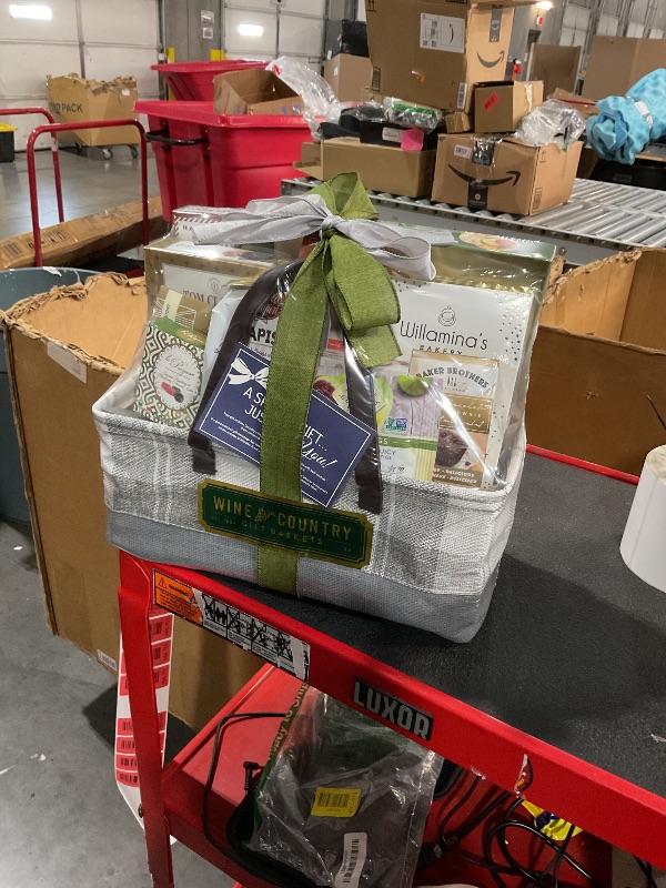 Photo 1 of ***FACTORY SEALED*** Wine Country Gift Baskets The Connoisseur Gourmet Gift Basket Food Gift Basket for Families College Students Appreciation Thank You Congratulations Get Well Soon Care Package
