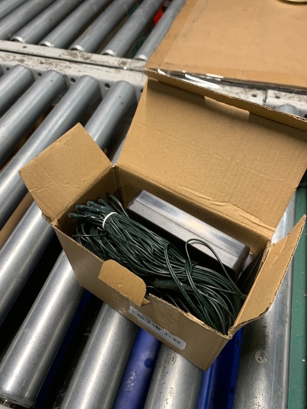 Photo 1 of iBaycon 4ft × 6ft Solar Net Mesh Lights, Solar Powered Christmas Net Light Outdoor Waterproof, 8 Modes Bush Netting Lights for Xmas Trees, Party, Garden, Outdoor Decorations (Multicolor, 1PACK)