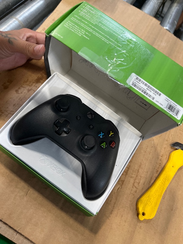 Photo 1 of **DAMAGE TO JOYSTICK** Microsoft Xbox One Wireless Controller Black