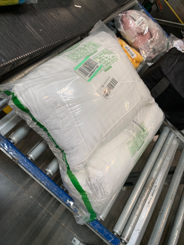 Photo 1 of *Missing Parts - ONLY 1 Pillow*
Beckham Hotel Collection Bed Pillows Standard/Queen Size Set of 2 - Original Down Alternative Pillow for Sleeping - Bedding for Back, Stomach or Side Sleepers