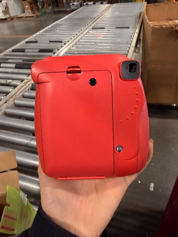 Photo 1 of ****REFERENCE PICTURE**** Fujifilm Instax Mini 8 Instant Camera - Red ***BATTERY INCLUDED***