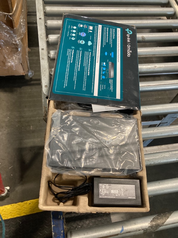 Photo 1 of ***CORRECT ITEM***TP-Link TL-SG2008P | Jetstream 8 Port Gigabit Smart Managed PoE Switch | 4 PoE+ Port @62W | Omada SDN Integrated | PoE Recovery | IPv6 | Static Routing | L2/L3/L4 QoS |Limited Lifetime Protection