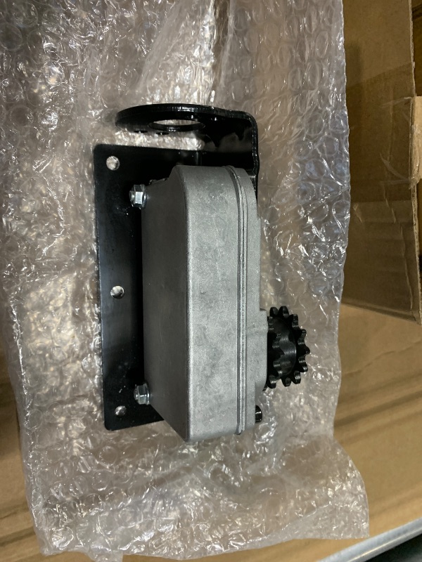 Photo 1 of RJSPHH R25076-1 Gearbox for Slideout 13 Tooth Sprocket with Mounting Bracket for RV Trailer RV Trailer Slideout Gearbox for Motorhome Trailer R25076, Slide Out Room Repair Part Gearbox