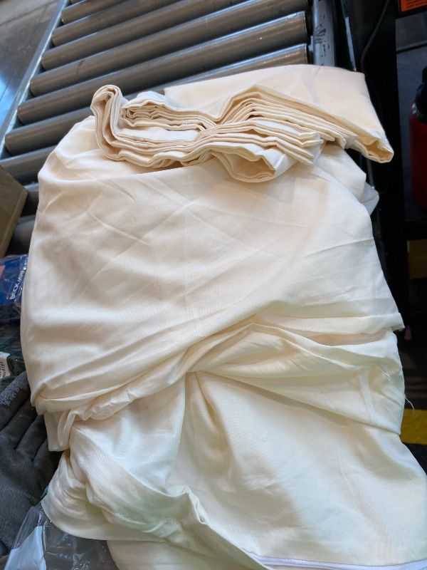 Photo 1 of *MISSING PARTS*
Duvet Cover King Size Set - Extra Soft King Size Duvet Cover 104 x 90 with 2 Pillow Shams - Hotel Luxury Easy Care and Fade Free w/Zipper Closures & Ties - Comfy Breathable Bedding Set (Off White)