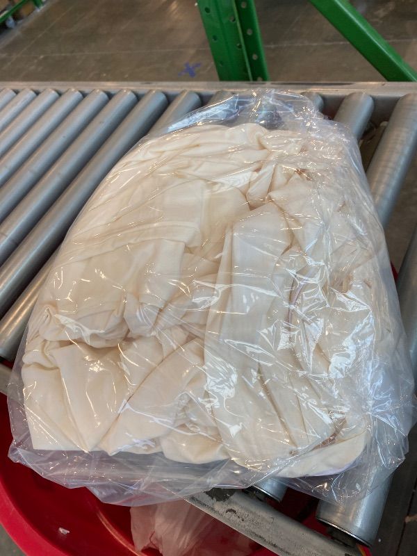 Photo 1 of *MISSING PARTS*
Duvet Cover King Size Set - Extra Soft King Size Duvet Cover 104 x 90 with 2 Pillow Shams - Hotel Luxury Easy Care and Fade Free w/Zipper Closures & Ties - Comfy Breathable Bedding Set (Off White)