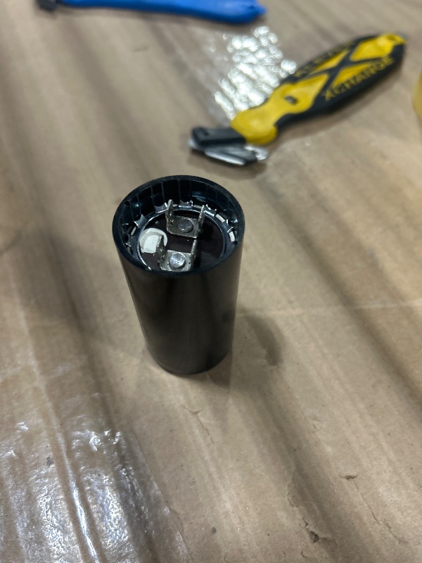 Photo 1 of ****SIMILAR ITEM****
Motor Start Capacitor 270-324 MFD 110-125VAC