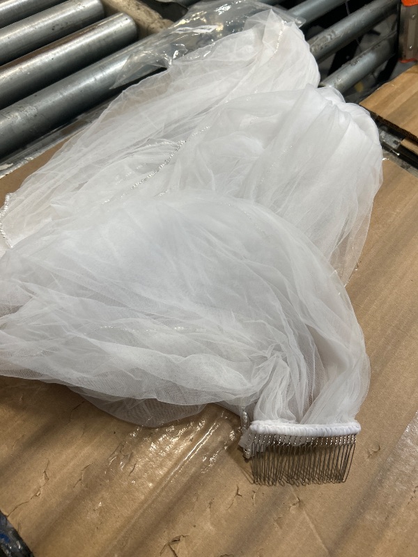 Photo 1 of ****SIMILAR ITEM****
Tahonuss Bride Wedding Veil Bridal Cathedral Veil with Hair Comb Fingertip Bridal Tulle Veil Headpiece Veil for Girls Women Hair Accessories Supplies (B-White)