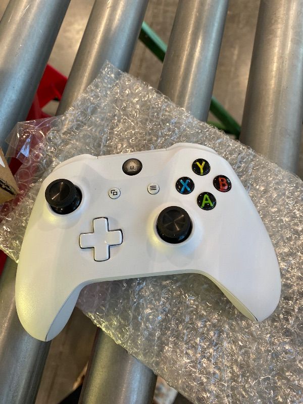 Photo 1 of *Untested*
IWGAME Wireless Controller for Xbox/Android/IOS/PC, for Xbox One Controller with No 2.4GHz Adapter Needed, Support 3.5mm Audio Jack Compatible with Xbox One/S/X/, Xbox Series S/X (White)