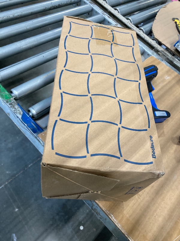 Photo 1 of *** pillow cases missing*** Bedsure Quilts Queen Size - Lightweight Bedspreads Queen Size with Basket Weave Pattern, Soft Quilt Bedding, Grayish Pink Comforter Coverlet for All Seasons (90" x 96")