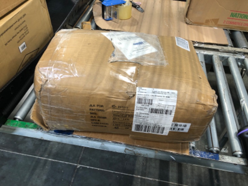 Photo 1 of ***USED****Intelligent Design King Comforter Set Chenille Tufted Animal Print Pattern Comforters King Size, All Season Fluffy Bedding Soft Microfiber Reverse, Larissa, King/Cal King Off-White 3 Piece