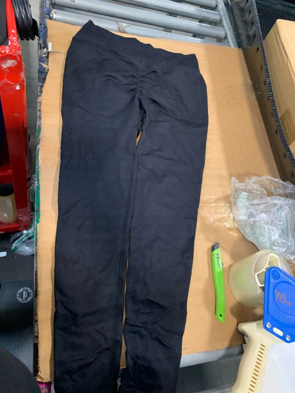 Photo 1 of *****ITEM CORRECT***YEOREO Liz Scrunch Workout Leggings for Women High Waisted Butt Lifting V Back Waist Seamless Gym Yoga Leggings Black S