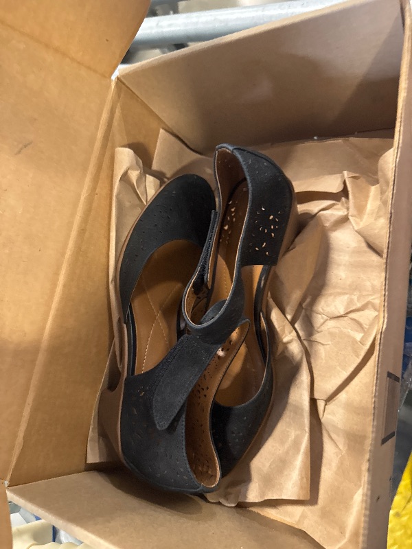 Photo 1 of ** VERY USED** Easy Spirit womens Cindie Pump, Black, 7.5 Wide US