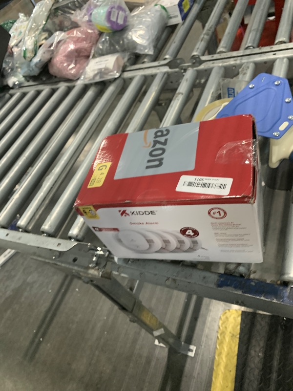 Photo 1 of ****ONLY 3****** Kidde Hardwired Smoke Detector, AA Battery Backup, Interconnectable, LED Warning Light Indicators, 4 Pack