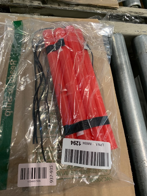 Photo 1 of ** 6 FAKE ** Sratte 12 Fake Dynamite Stick for Halloween, Red TNT Stick, Fake Toy Weapons Realistic Plastic Pretend Bomb Toys, Army Bundle Bomb Toy for Halloween Prank Film Prop Gift Kids Adult