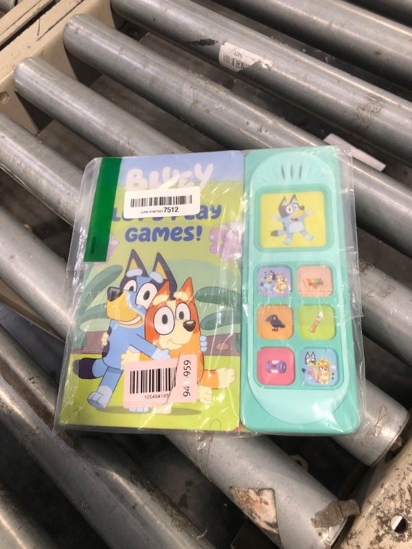 Photo 1 of
Bluey: Let's Play Games! Sound Book - PI Kids