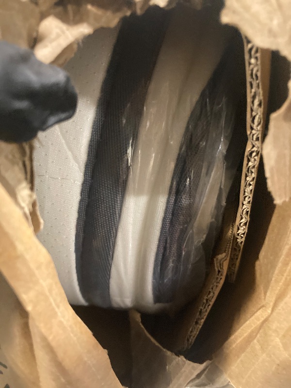 Photo 1 of ** NEW/ NO RETURNS** Sozlo Queen Mattress 12 Inch, Queen Size Mattress in a Box, Hybrid Mattresses with Individual Pocket Springs and Gel Memony Foam for Motion Isolation, Pressure Relief, Medium Firm, CertiPUR-US