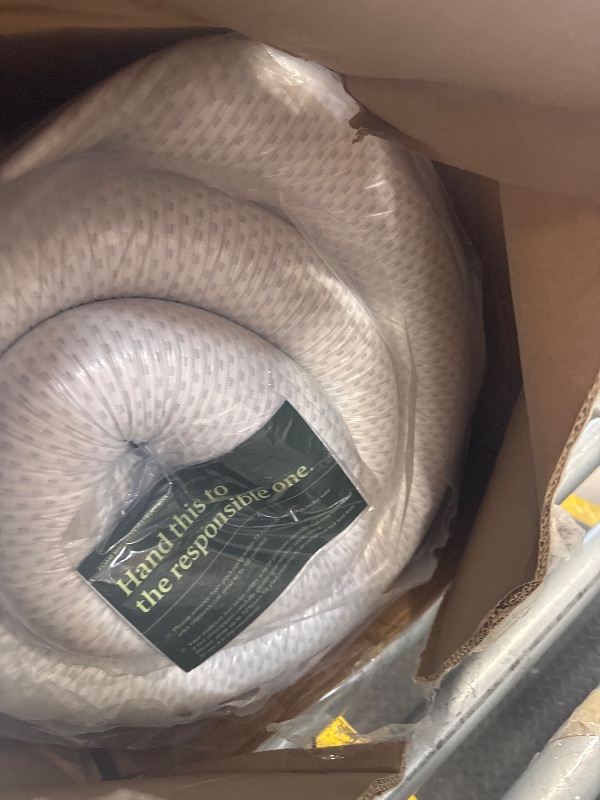 Photo 1 of ** NEW / NO RETURN** ZINUS 12 Inch Green Tea Cooling Memory Foam Mattress [New Version], King, Fiberglass Free, Medium Firmness, Cooling Gel Foam, Certified Safe Foams & Fabric, Mattress in A Box