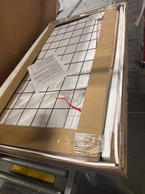 Photo 1 of ** NEW ** Carter's by DaVinci Colby 4-in-1 Convertible Crib - GREENGUARD Gold Certified Convertible Baby Crib to Toddler Bed, Daybed, Full-Size Bed - Wooden Baby Bed w/Four Adjustable Heights - Washed Natural