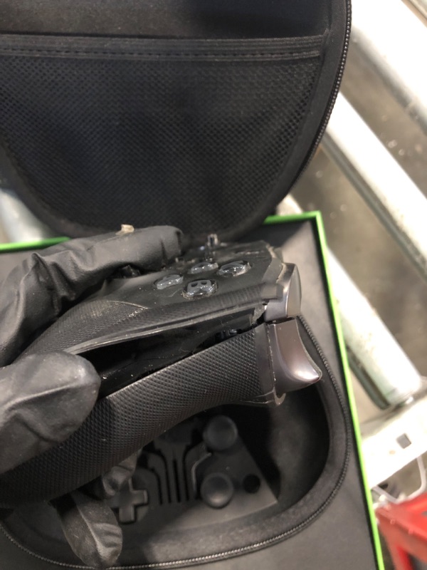 Photo 1 of ** VERY USED/ DAMAGE** Xbox Elite Series 2 Core Wireless Gaming Controller – Black – Xbox Series X|S, Xbox One, Windows PC, Android, and iOS