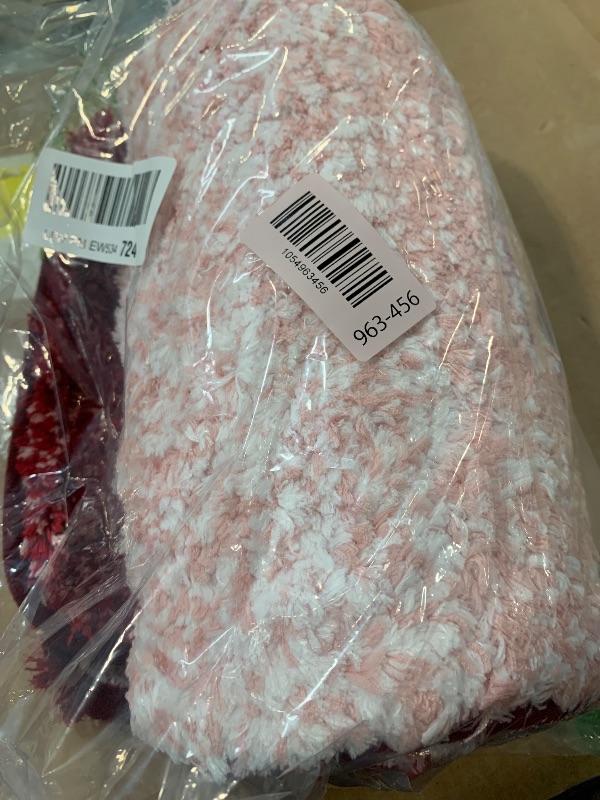 Photo 1 of *** ONLY 1 PIECE 30"x20" *** OLANLY Bathroom Rug Set 2 Piece, Soft Absorbent Microfiber Bath Mats and U-Shaped Contour Toilet Rug, Non-Slip, Machine Wash Dry, Plush Shaggy Bath Mats for Bathroom (30"x20"+24"x20", Red)