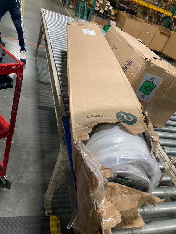 Photo 1 of ** NEW** ZINUS 12 Inch Green Tea Essential Memory Foam Mattress [New Version], Queen, Fiberglass Free, Medium Feel, Breathable Airflow Memory Foam, Certified Safe Foams & Fabric, Mattress in A Box