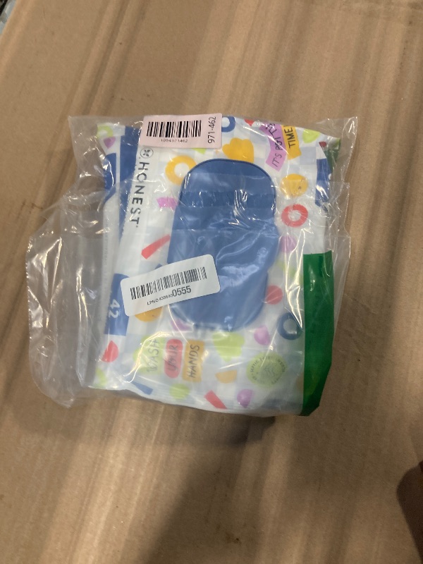 Photo 1 of **** MISSING 1 PACK **** The Honest Company Plant-Based Toddler Flushable Wipes 99% Water Hypoallergenic EWG Verified for Potty Training Fragrance-Free and Safe to Flush 126 Count
