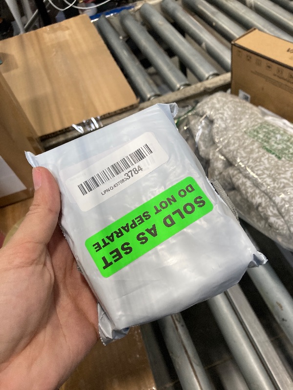 Photo 1 of (Pack Of 4) Q250CL/MC - 250 Watt JD T4 E11 Mini Candelabra Base 120V Clear Light Bulbs