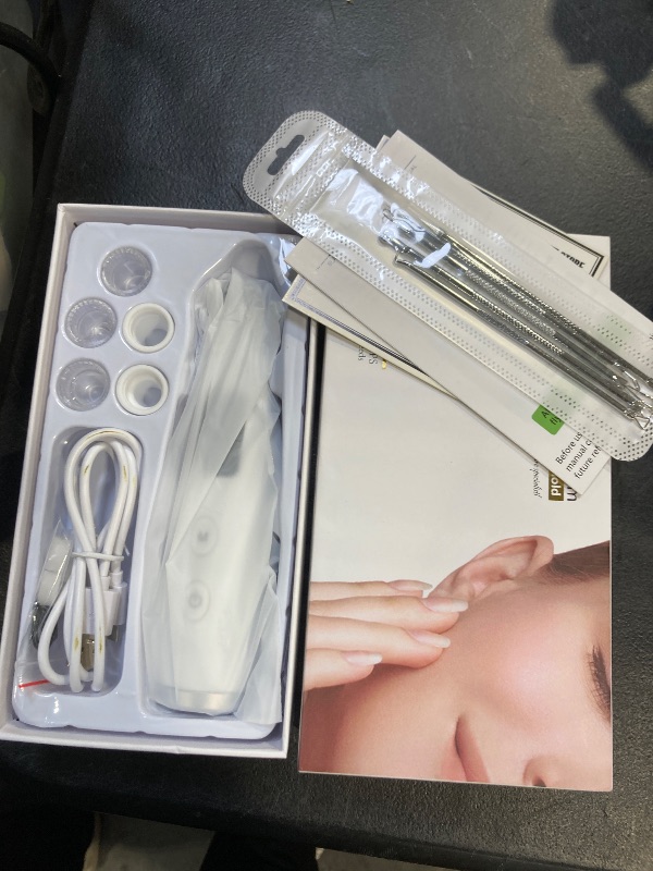 Photo 1 of Facial Pore Blackhead Remover Vacuum - Fore Cleaner and Blackhead Extractor with 3 Adjustable Suction Levels - 5 Probes - Pore Vacuum Kit for Women&Men (White)