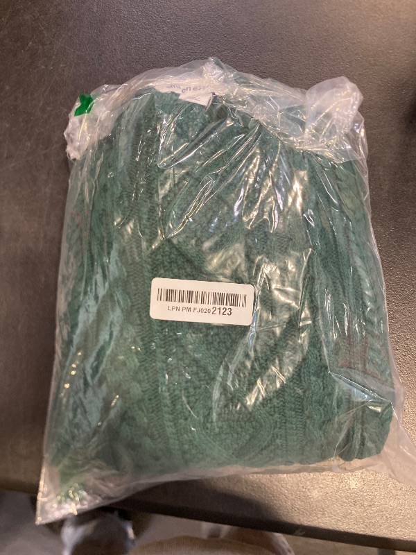 Photo 1 of Amazon Essentials Men's Long-Sleeve 100% Cotton Fisherman Cable Crewneck Sweater, Dark Green, Medium