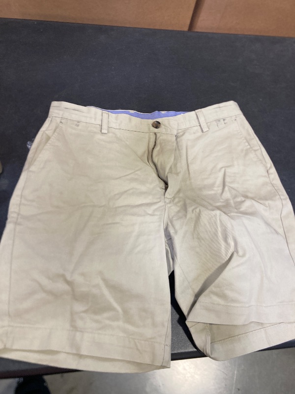 Photo 1 of Amazon Essentials Men's Classic-Fit 9" Chino Shorts, Khaki, 32